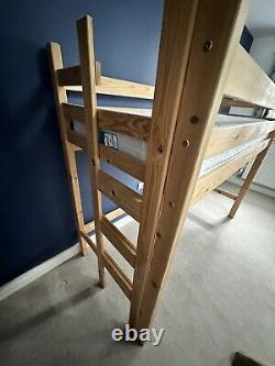 Bunk bed with matress