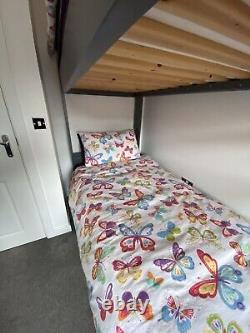 Julien Staplebed Grey Modern Wooden Bunk Bed