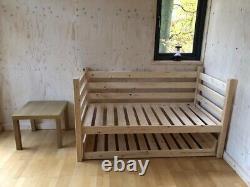 Lit de jour en bois Strictly Beds & Bunks avec lit gigogne adapté aux jeunes adultes ou enfants
