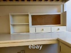 Lit superposé cabine avec bureau et armoire + matelas Ikea en très bon état (VGC)